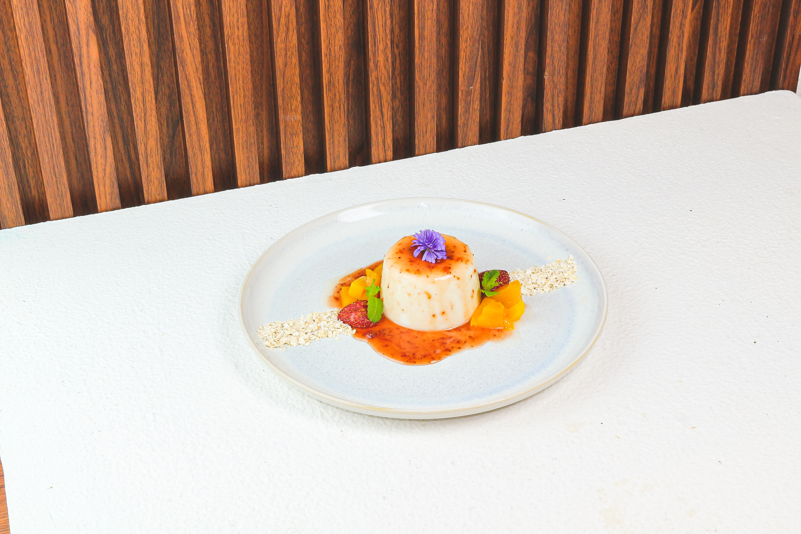 Puding w/ Strawberry Sauce